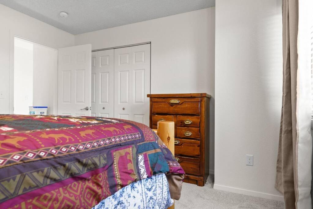 Moose Meadows- Near The Airport, Centrally Located Anchorage Exterior foto